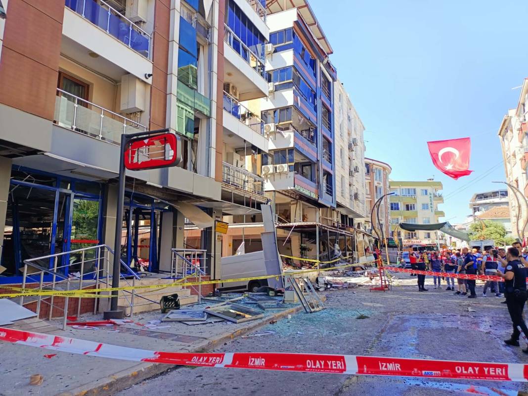 İzmir'deki patlamanın ardından hasar tespit çalışmaları başlatıldı 3